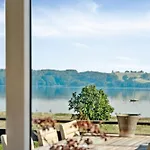 Family With Sauna And Fjord View 別荘