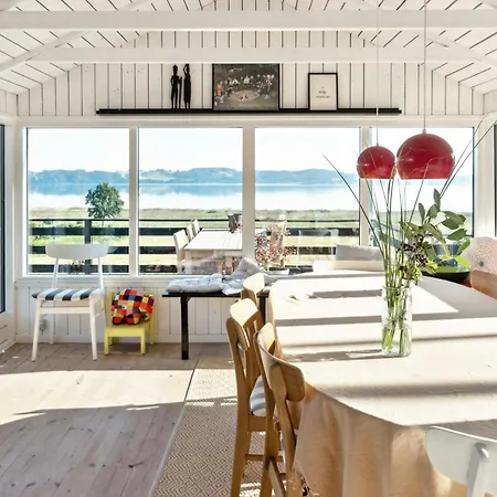 Family With Sauna And Fjord View 別荘